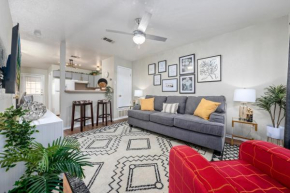 Home Away From Home with King Bed, WiFi and Lots of Amenities